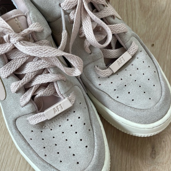 Nike Air Force 1 Sage Low 'Particle Beige & pink Size 5.5  AR5339-201 - Picture 2 of 8